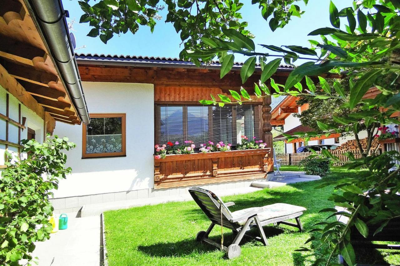 Holiday Home, Axams インスブルック エクステリア 写真
