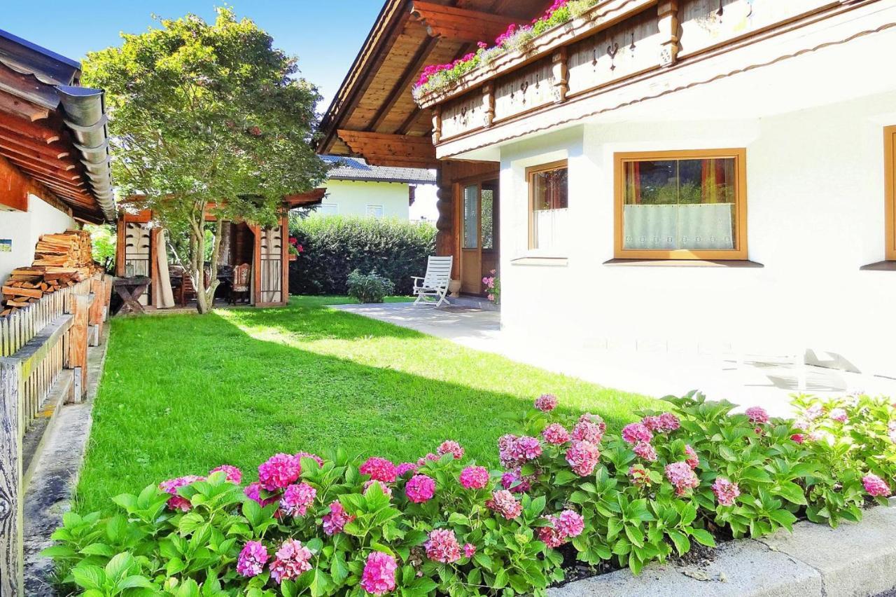 Holiday Home, Axams インスブルック エクステリア 写真