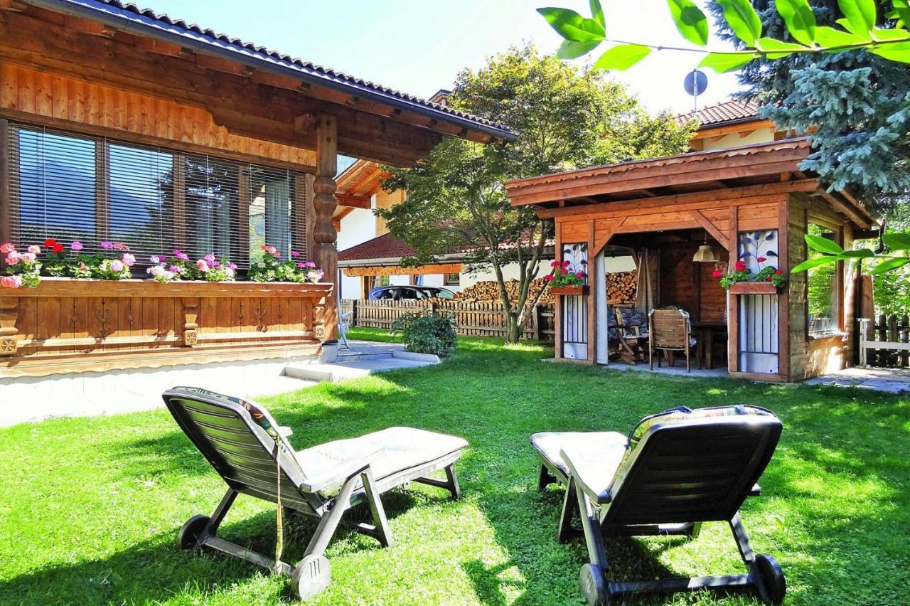 Holiday Home, Axams インスブルック エクステリア 写真