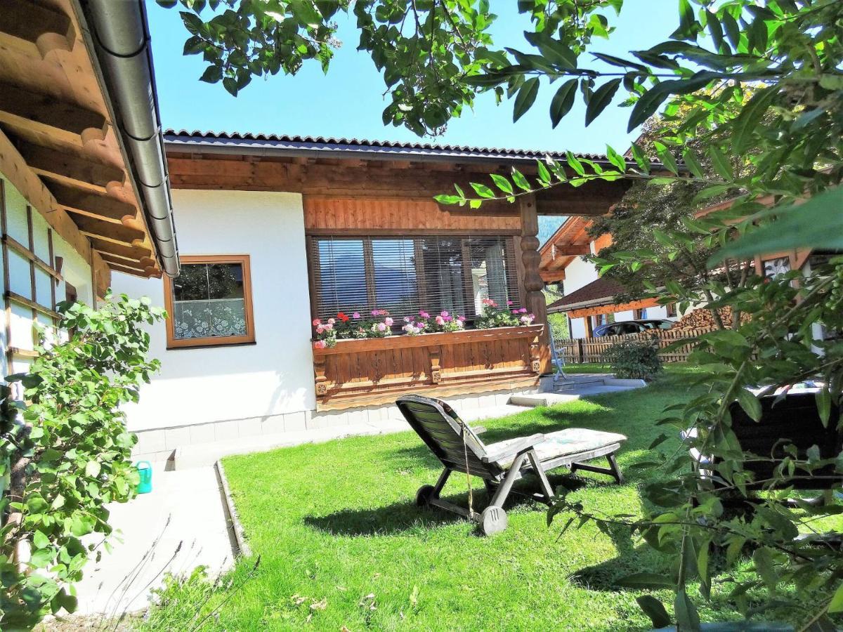Holiday Home, Axams インスブルック エクステリア 写真