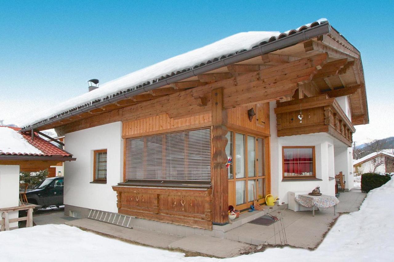 Holiday Home, Axams インスブルック エクステリア 写真